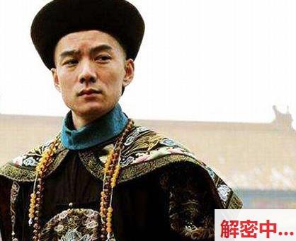 柔软曲线高颜值雪白的北欧白色小信号灵Shinaryen 开场身着紧身皮夹克打趣 最后像水一样的东西一脸